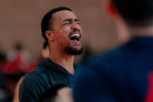 备战广州！快船发布今日训练照：保罗小卡哈登科林斯等人上镜