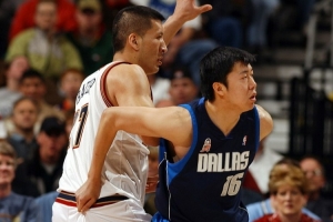 杨毅：王治郅和诺维茨基在训练时进攻水平相当 比赛时待遇不一样