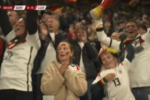卢森堡禁区内解围不力！基米西门前打门双响！德国4-0领先卢森堡