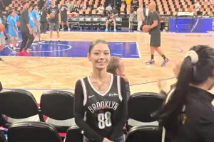 今天小杨很注意啊！此前王治郅点评杨瀚森最大的问题：速度