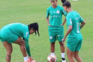 这一幕似曾相识，但确是女版MSN😂