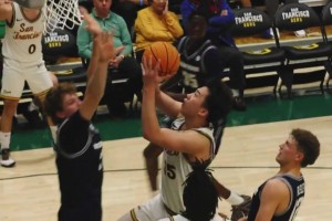 明年状元大热！达伦-皮特森首秀砍下26分4板2助5抢断