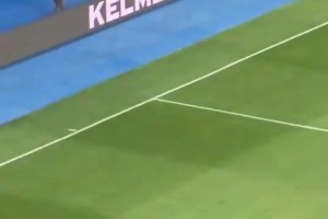 亚洲顶级天赋！此前世预赛胡桑诺夫一上身体，对方就倒了😂