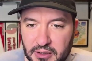 条理清晰！美国女媒体人谈杨瀚森被下放：要给他机会慢慢适应！