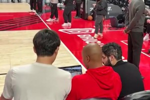 这也差太多了吧？网友对比杨瀚森和姚明训练中的动作速率