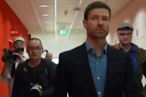 有内鬼😅？TA：阿隆索曾钓鱼测试出皇马更衣室确实有人泄密